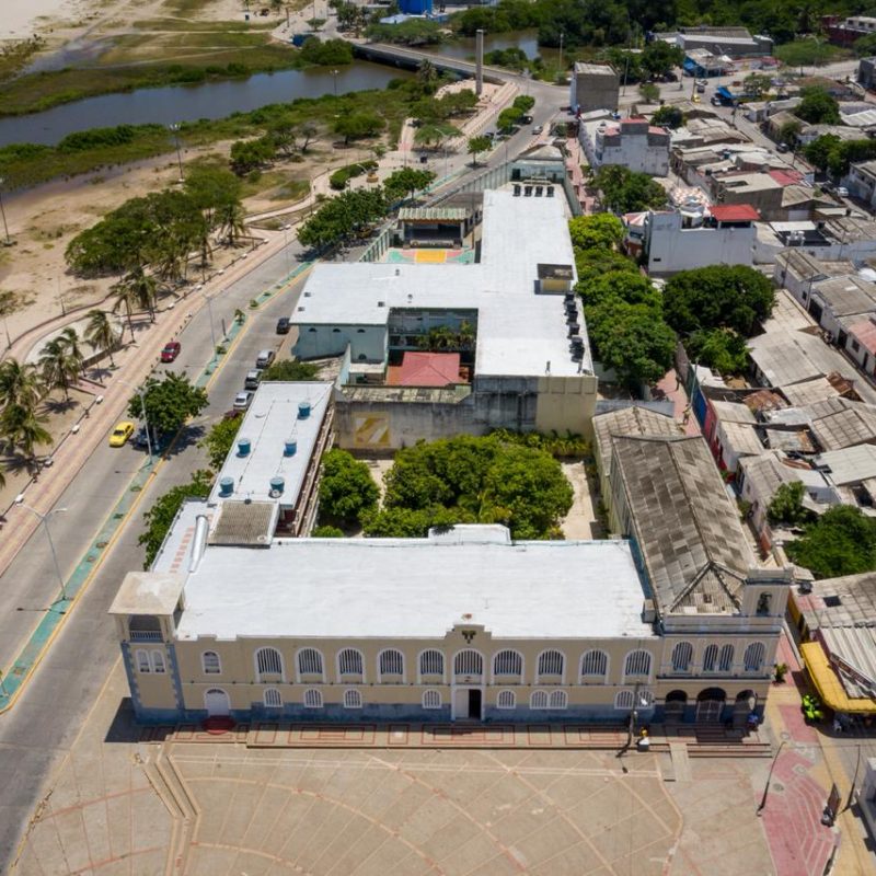 foto aerea casa y colegio Divina Pastora Riohacha